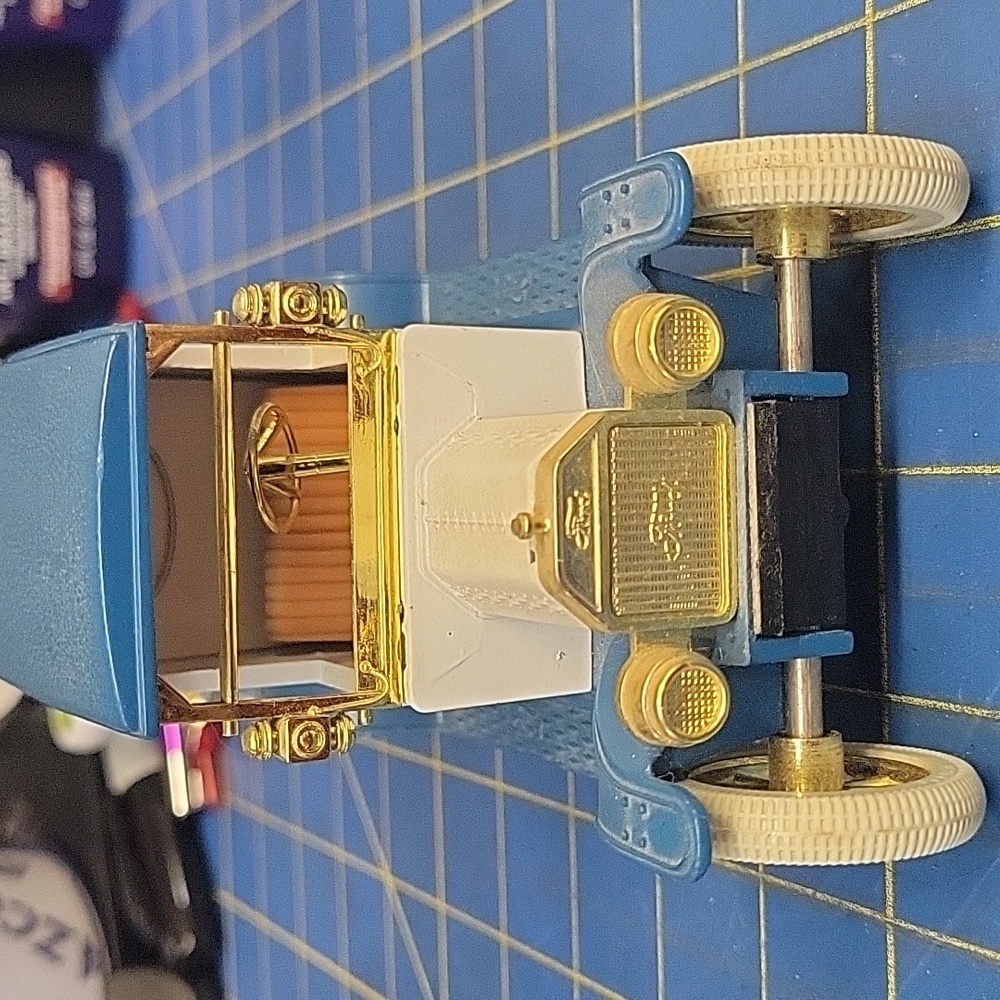 Royal Crown Cola RC Bank Car Preloved - Picture 2 of 7